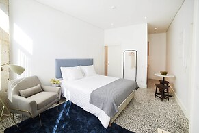 Pause Apartments