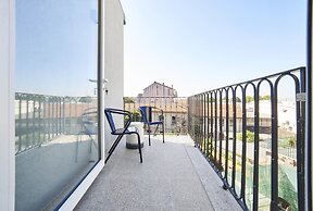 Pause Apartments