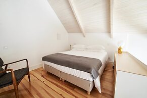 Pause Apartments