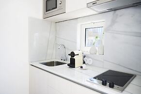 Pause Apartments