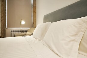 Pause Apartments