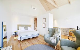 Pause Apartments