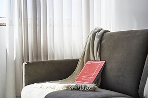 Pause Apartments