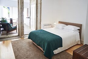 Pause Apartments