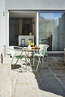 Pause Apartments