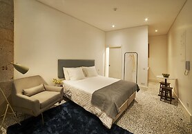 Pause Apartments