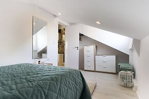 Bairro Alto Views by Homing