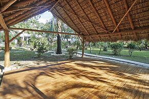 Paradise Beach Lodge