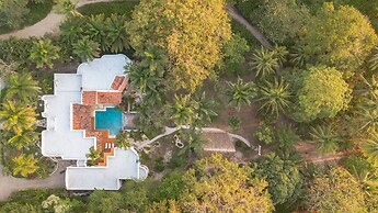 Paradise Beach Lodge