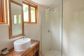 Paradise Beach Lodge