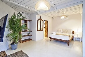 Paradise Beach Lodge