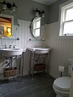 China Creek Cottages