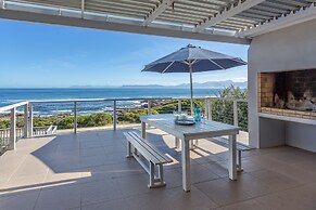 Gansbaai Seafront Holiday House: Ons C-huis