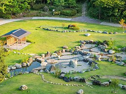 Yamashiro Onsen Miyabi no Yado Kaga Hyakumangoku