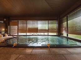 Yamashiro Onsen Miyabi no Yado Kaga Hyakumangoku