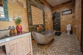 Ubud Paras Villa