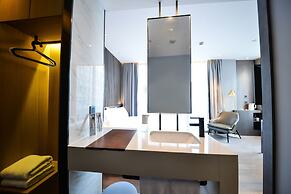 MIJU HOUSE Gubei-a small white building beside Shanghai oil painting s