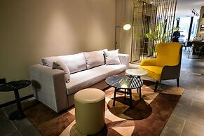 MIJU HOUSE Gubei-a small white building beside Shanghai oil painting s