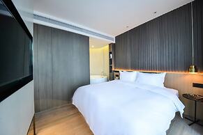 MIJU HOUSE Gubei-a small white building beside Shanghai oil painting s