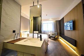 MIJU HOUSE Gubei-a small white building beside Shanghai oil painting s