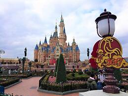 MIJU HOUSE Gubei-a small white building beside Shanghai oil painting s