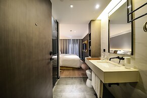 MIJU HOUSE Gubei-a small white building beside Shanghai oil painting s