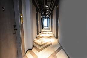 MIJU HOUSE Gubei-a small white building beside Shanghai oil painting s