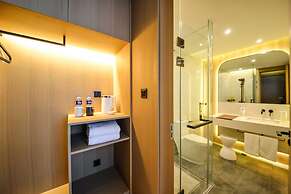 MIJU HOUSE Gubei-a small white building beside Shanghai oil painting s