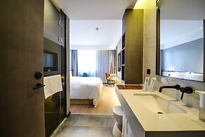 MIJU HOUSE Gubei-a small white building beside Shanghai oil painting s