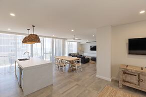 Astina Suites Forster