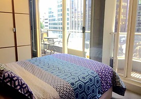 Sydney CBD 2 Bedroom Apartment with Balcony
