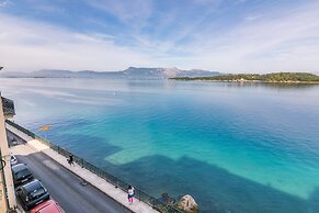 Mouragia Luxury Seaview Suite by Konnect