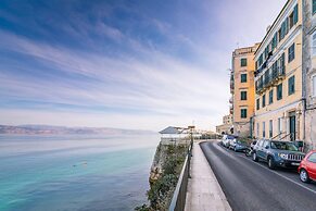 Mouragia Luxury Seaview Suite by Konnect