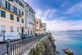 Mouragia Luxury Seaview Suite by Konnect