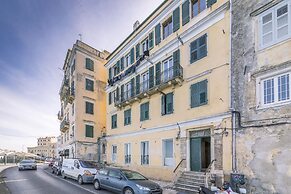 Mouragia Luxury Seaview Suite by Konnect