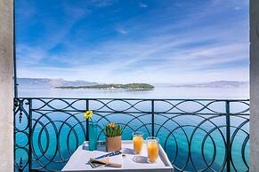 Mouragia Luxury Seaview Suite by Konnect