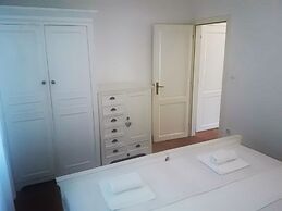 Luxury Three-bedroom Apartment With Amazing Overlook at the sea