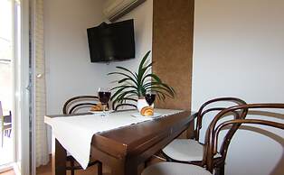 Luxury Three-bedroom Apartment With Amazing Overlook at the sea