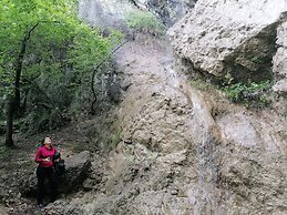 Luxury Three-bedroom Apartment With Amazing Overlook at the sea