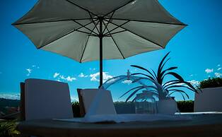 Luxury Three-bedroom Apartment With Amazing Overlook at the sea