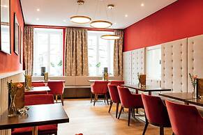 EMICHS Hotel