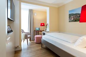 EMICHS Hotel