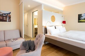 EMICHS Hotel