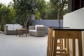 Olive Grove Studios & Apartments