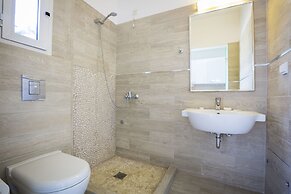 Olive Grove Studios & Apartments