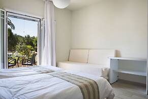 Olive Grove Studios & Apartments