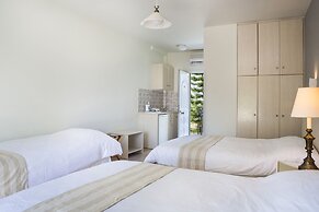 Olive Grove Studios & Apartments