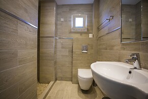 Olive Grove Studios & Apartments