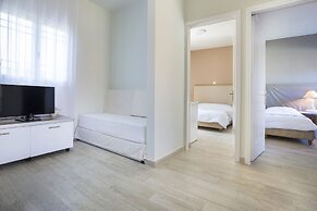 Olive Grove Studios & Apartments