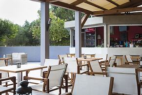 Olive Grove Studios & Apartments